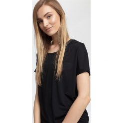 Koszulka treningowa damska TSDF005 - czarny. Bluzki damskie 4F. W wyprzedaży za 79.99 zł.