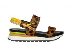 Sandały Gioseppo Leverett Leopard 602211, Wielokolorowy, Skóra naturalna - 37. Sandały damskie Gioseppo, bez wzorów, ze skóry, bez obcasa, bez zapięcia. W wyprzedaży za 179.10 zł.