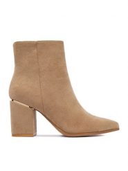 DeeZee Botki 5628-1 Beżowy. Brązowe botki damskie DeeZee, z materiału, bez obcasa, na słupku, bez zapięcia. Za 199.99 zł.