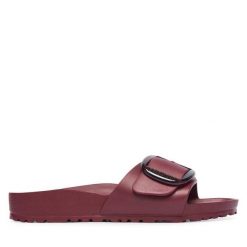 Klapki Birkenstock. Czerwone klapki damskie Birkenstock, bez wzorów, bez obcasa, bez zapięcia. Za 224.99 zł.
