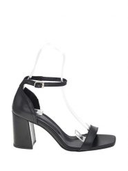 Lizza Shoes Skórzane sandały w kolorze czarnym rozmiar: 38. Czarne sandały damskie Lizza Shoes, bez wzorów, ze skóry, z otwartym noskiem, bez obcasa, na koturnie, bez zapięcia. Za 109.26 zł.