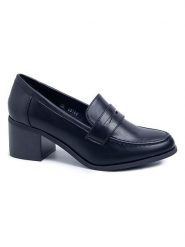 C M Paris Czółenka w kolorze czarnym rozmiar: 36. Czarne czółenka damskie C M Paris, bez wzorów, bez obcasa. Za 127.35 zł.