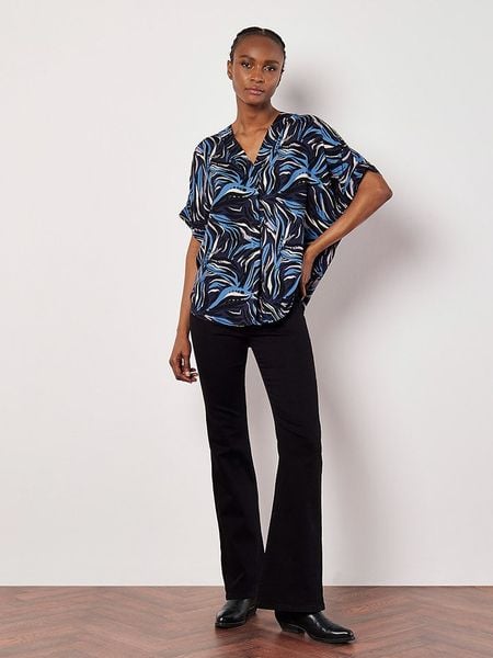 Apricot Bluzka w kolorze granatowo-błękitnym rozmiar: S. Niebieskie bluzki damskie Apricot, s, bez wzorów, z wiskozy, klasyczne, bez kołnierzyka, bez ramiączek. Za 61.60 zł.