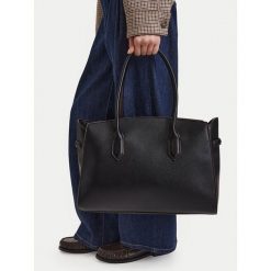 Torebka JENNY. Czarne shopper bag Jenny, bez dodatków. Za 159.99 zł.