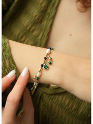 L'Atelier de Gaia Pozłacana bransoletka z perłami i cyrkoniami rozmiar: onesize. Białe bransoletki damskie L'Atelier de Gaia, pozłacane. Za 55.95 zł.