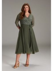 SWING Sukienka w kolorze khaki rozmiar: 46. Brązowe sukienki damskie Swing, bez wzorów, z koronki, bez ramiączek. Za 244.22 zł.