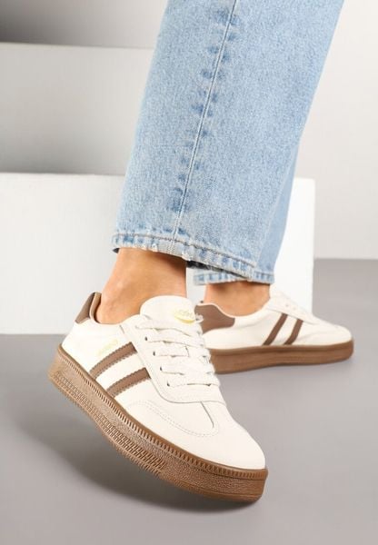 Beżowo-Brązowe Sneakersy w Stylu Tenisówek z Paskami na Boku Saliena. Brązowe obuwie sportowe damskie Born2be, z jeansu, bez zapięcia, tenisowe. Za 109.99 zł.