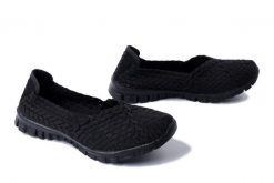 ROCK SPRING Carioca black, półbuty letnie damskie. Czarne półbuty damskie Rock Spring, na lato, bez wzorów, bez obcasa, bez zapięcia. Za 204.90 zł.
