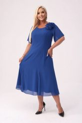 Elegancka szyfonowa sukienka Catalina w chabrowym kolorze na wesele PLUS SIZE XXL. Niebieskie sukienki damskie Moda Size Plus Iwanek, bez wzorów, z materiału, eleganckie, bez ramiączek. Za 399.90 zł.