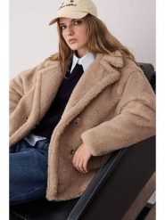 Trendyol Kurtka pluszowa w kolorze jasnobrązowym rozmiar: 32. Brązowe kurtki damskie Trendyol, bez wzorów, bez kaptura. Za 122.38 zł.