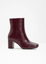 Botki. Czerwone botki damskie bonprix, bez obcasa, na obcasie, bez zapięcia. Za 169.99 zł.