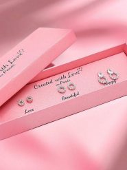 Created with Love 3-częściowy zestaw kolczyków-wkrętek "Lovely" z cyrkoniami rozmiar: onesize. Szare kolczyki damskie Created with Love, z cyrkonią, srebrne. Za 56.99 zł.