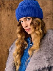 Prążkowana czapka beanie - niebieski. Niebieskie czapki damskie Sinsay, bez wzorów, prążkowane. Za 15.99 zł.
