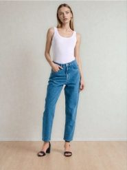 Jeansy mom fit w kropki - niebieski. Niebieskie jeansy damskie Sinsay. Za 69.99 zł.
