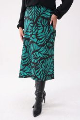Elegancka zielona spódnica Tigra PLUS SIZE XXL OVERSIZE. Zielone spódnice damskie Moda Size Plus Iwanek, na co dzień, plus size, bez wzorów, z elastanu, eleganckie, midi. W wyprzedaży za 149.90 zł.