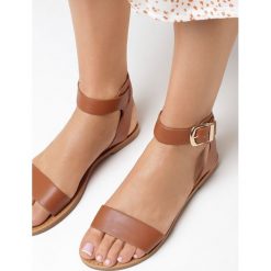 Brązowe Sandały Thronishis. Brązowe sandały damskie Born2be, bez wzorów, bez obcasa, na płaskiej podeszwie, bez zapięcia. Za 39.99 zł.
