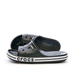 Klasyczne klapki Crocs Bayaband Slide. Czarne klapki damskie Crocs, bez wzorów, bez obcasa, bez zapięcia. Za 117.99 zł.