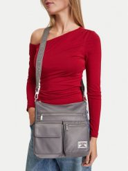 Guess Jeans Torebka CWBEO-GUESS-B-004-10 Szary. Szare listonoszki damskie Guess Jeans, z aplikacjami, z jeansu, bez dodatków. Za 179.99 zł.