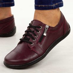 Bordowe skórzane Polskie półbuty damskie barefoot Gregors 1153. Czerwone półbuty damskie GREGORS, na jesień, bez wzorów, z jeansu, bez obcasa, na płaskiej podeszwie, bez zapięcia. Za 359.00 zł.
