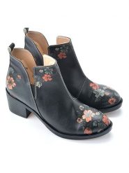 Goby Botki w kolorze czarnym ze wzorem rozmiar: 38. Czarne botki damskie Goby, z materiału, z okrągłym noskiem, bez obcasa, bez zapięcia. Za 347.99 zł.