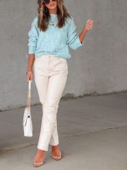 LA Angels Sweter w kolorze błękitnym rozmiar: S. Niebieskie swetry klasyczne damskie LA Angels, s, ze splotem, bez kołnierzyka. Za 165.99 zł.