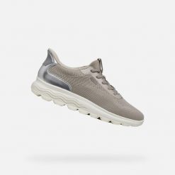 Buty GEOX D SPHERICA PLUS Szary. Szare obuwie trekkingowe damskie Geox, z syntetyku, bez zapięcia. Za 382.99 zł.