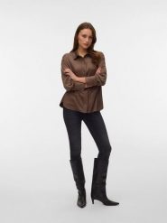 Vero Moda Koszula w kolorze brązowym rozmiar: XS. Brązowe koszule damskie Vero Moda, xs, bez wzorów, ze skóry, bez kołnierzyka, bez ramiączek. Za 119.95 zł.