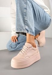Różowe Sneakersy na Platformie Ozdobionej Tłoczeniem Vaiviera. Czerwone obuwie sportowe damskie Renee, z jeansu, bez zapięcia, trekkingowe. Za 74.99 zł.