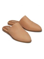 TOMS Skórzane klapki w kolorze beżowym rozmiar: 36. Brązowe klapki damskie TOMS, bez wzorów, bez obcasa, bez zapięcia. Za 197.95 zł.