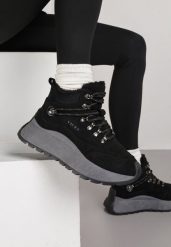 Czarne Sportowe Sneakersy Śniegowce Vices na Grubej Podeszwie Nellsana. Czarne obuwie sportowe damskie Born2be, z jeansu, bez zapięcia. Za 119.99 zł.