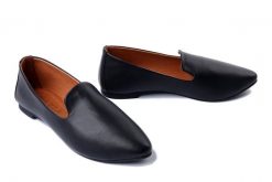 PIAZZA 830024-01 schwarz, półbuty damskie. Czarne półbuty damskie Piazza, bez wzorów, ze skóry, bez obcasa, bez zapięcia. Za 319.90 zł.