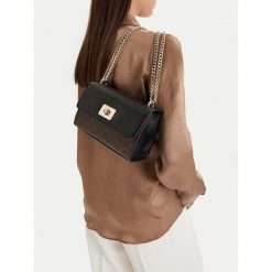 Torebka Nine West. Czarne torebki wieczorowe damskie Nine West, bez wzorów, bez dodatków. Za 179.99 zł.