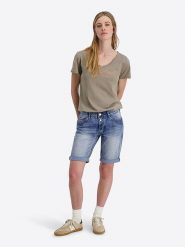 Timezone Szorty dżinsowe "Nali" - Slim fit - w kolorze niebieskim rozmiar: W32. Niebieskie szorty damskie Timezone, bez wzorów. Za 149.31 zł.
