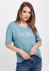 Koszulka oversize z napisem T-ICON. Niebieskie koszulki damskie Volcano, m, bez wzorów, z bawełny, bez kołnierzyka, bez ramiączek. Za 69.99 zł.