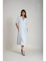 Monki Sukienka w kolorze błękitnym rozmiar: XXL. Niebieskie sukienki damskie Monki, bez wzorów, z wiskozy, bez ramiączek. Za 43.99 zł.