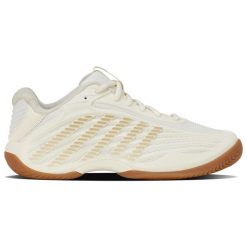 Sneakersy damskie K-swiss HCE 3 INDOOR do treningu beżowe (94607-164-M). Brązowe obuwie sportowe damskie K-SWISS, bez zapięcia, na fitness i siłownię. Za 319.00 zł.