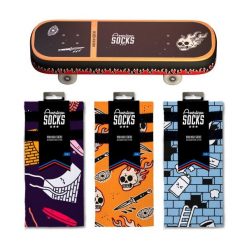 Skarpetki American Socks Skateboard Zestaw Prezentowy. Niebieskie skarpetki damskie AMERICAN SOCKS, bez wzorów. Za 249.57 zł.
