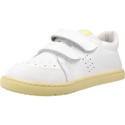 Buty TITANITOS L540 IKER Żółty. Żółte obuwie trekkingowe damskie TITANITOS, ze skóry, bez zapięcia. Za 242.99 zł.