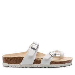 Japonki Birkenstock. Białe klapki damskie Birkenstock, bez wzorów, bez obcasa, bez zapięcia. Za 249.99 zł.