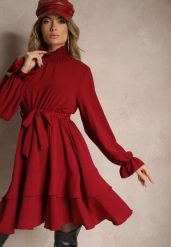 Bordowa Sukienka z Falbankami i Golfem z Gumką w Talii i Dodatkowym Wiązanym Paskiem Savire. Czerwone sukienki damskie Renee, bez wzorów, eleganckie, bez ramiączek. W wyprzedaży za 67.99 zł.