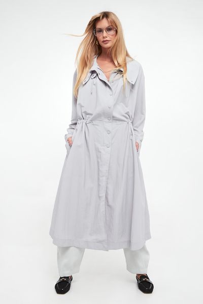 Trencz damski EMPORIO ARMANI. Płaszcze damskie Emporio Armani, bez wzorów, bez kaptura. W wyprzedaży za 1,623.30 zł.