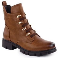 Botki damskie workery ocieplane camel M.Daszyński MR23123. Brązowe botki damskie M.Daszyński, ze skóry ekologicznej, bez obcasa, bez zapięcia. Za 189.99 zł.