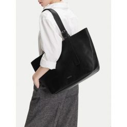 Torebka Lasocki. Czarne shopper bag Lasocki, bez wzorów, bez dodatków. Za 199.99 zł.