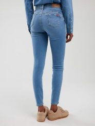 Jeansy damskie push up z wysokim stanem jasnoniebieskie Melinda High Waist 103. Niebieskie jeansy damskie Big Star, bez wzorów, z denimu, z podwyższonym stanem. Za 299.99 zł.