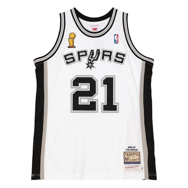 Koszulka San Antonio Spurs NBA Home Finals Tim Duncan 2002. Białe koszulki damskie Mitchell & Ness, bez wzorów, bez kołnierzyka, bez ramiączek. Za 1,194.50 zł.