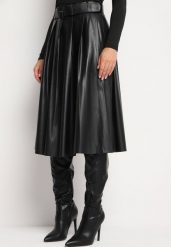 Czarna Rozkloszowana Spódnica Preppy Plisowana z Wysokim Stanem z Ekoskóry z Paskiem Irivale. Czarne spódnice damskie Born2be, na co dzień, l, bez wzorów, eleganckie, midi. Za 159.99 zł.