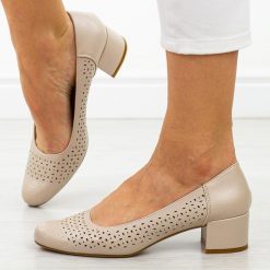 Cieliste ażurowe czółenka damskie na obcasie Sergio Leone Pb293. Czółenka damskie Sergio Leone, w ażurowe wzory, z jeansu, z okrągłym noskiem, bez obcasa, na obcasie. Za 159.00 zł.