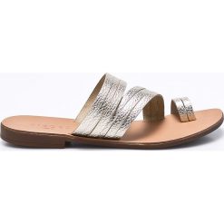 Pieces - Klapki Mavis. Szare klapki damskie Pieces, z gumy. W wyprzedaży za 59.90 zł.