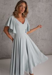 Niebieska Elegancka Sukienka Rozkloszowana Zdobiona Falbanami na Ramionach Nessaza. Niebieskie sukienki damskie Renee, z aplikacjami, eleganckie, bez ramiączek. Za 299.99 zł.