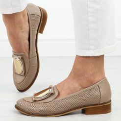 Cappuccino skórzane Polskie mokasyny damskie Deoni D620. Brązowe mokasyny damskie Deoni, na jesień, z jeansu, z okrągłym noskiem, bez obcasa. Za 419.00 zł.